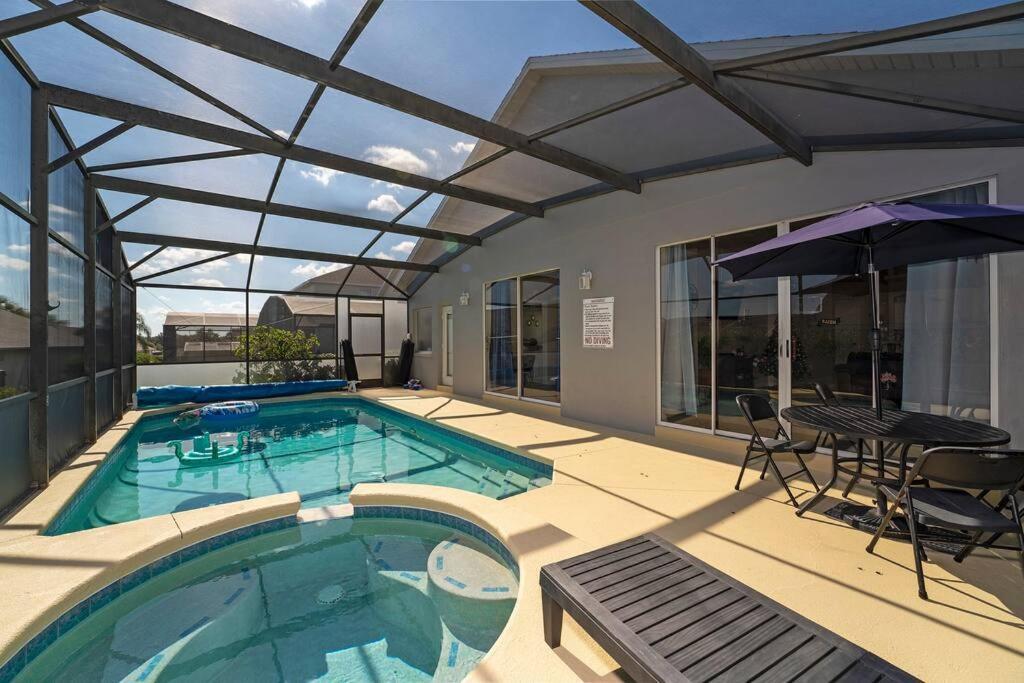 Poolside Orlando Oasis Villa Exterior photo